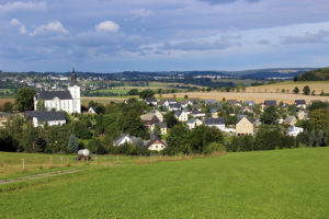 Blick auf Mildenau, im Hintergrund Geyerdsdorf.