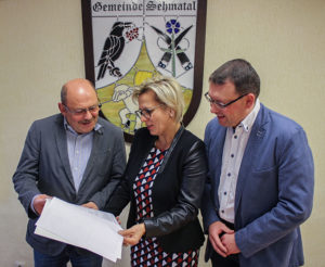 Übergabe der Fördermittelbescheide im Rathaus im Sehmatal.