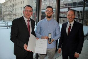 Kristian Mauerserbger aus Königswalde erhielt die Lebensrettermedaille von Sachsens Innenminister Markus Ulbig im Sächsischen Landtag.
