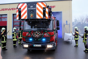 Übergabe neue Drehleiter in Crottendorf.