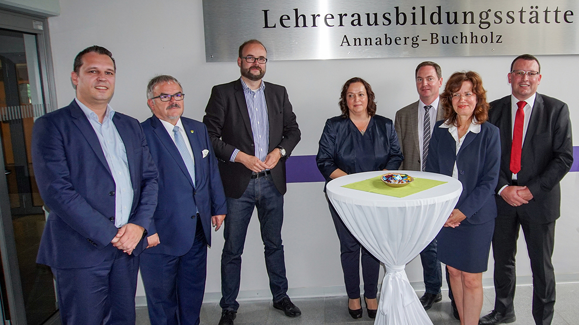 Kultusminister Christian Piwarz eröffnet die Ausbildungsstätte in Annaberg-Buchholz.