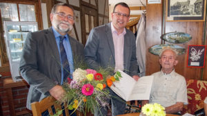 V.l.n.r.: Christoph Neubert, Bürgermeister der Gemeinde Tannenberg; Ronny Wähner, CDU-Landtagsabgeordneter; Gottfried Kircheis
