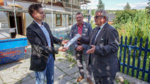 Fördermittelübergabe an die Kirchgemeinde Crottendorf.