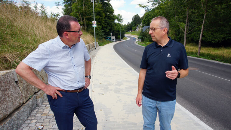 Freie Fahrt zwischen Cranzahl und Neudorf.